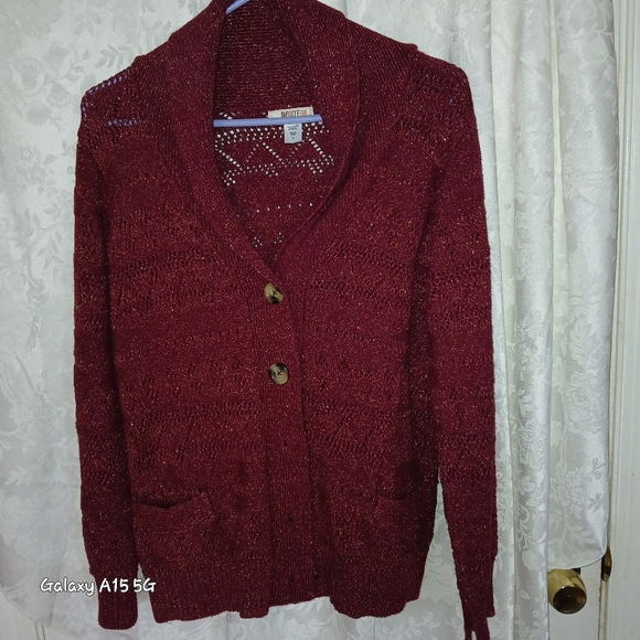 🌼✨️ Women's Burgundy Button Up Cardigan Sweater ✨️ - Picture 15 of 16